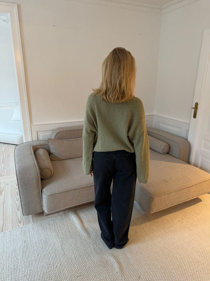 Ivy | Women’s knit sweater with oversized fit design