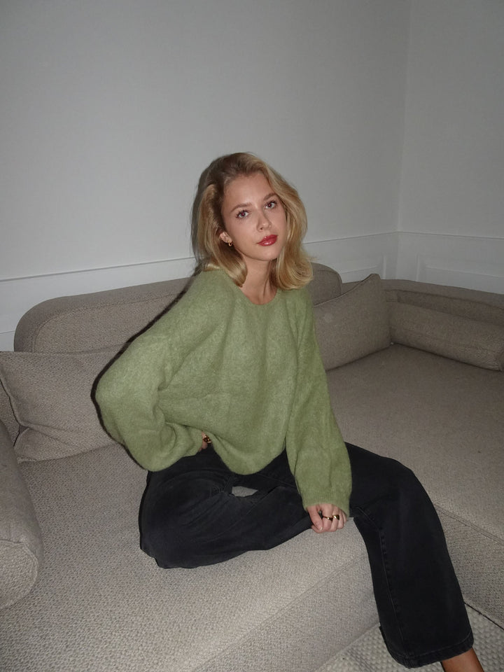 Ivy | Women’s knit sweater with oversized fit design
