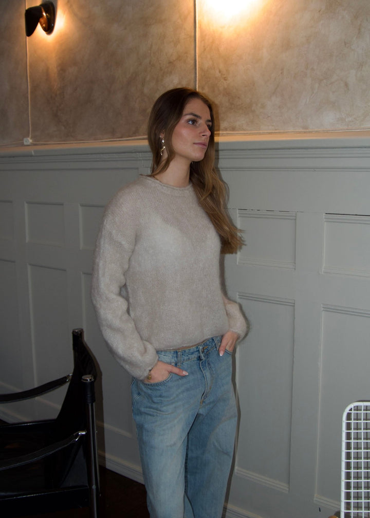 Mitz | Women’s sweater with relaxed fit and 90’s inspired silhouette