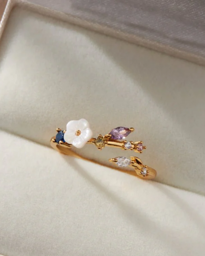 Gwenda | Women’s floral ring with gold open band