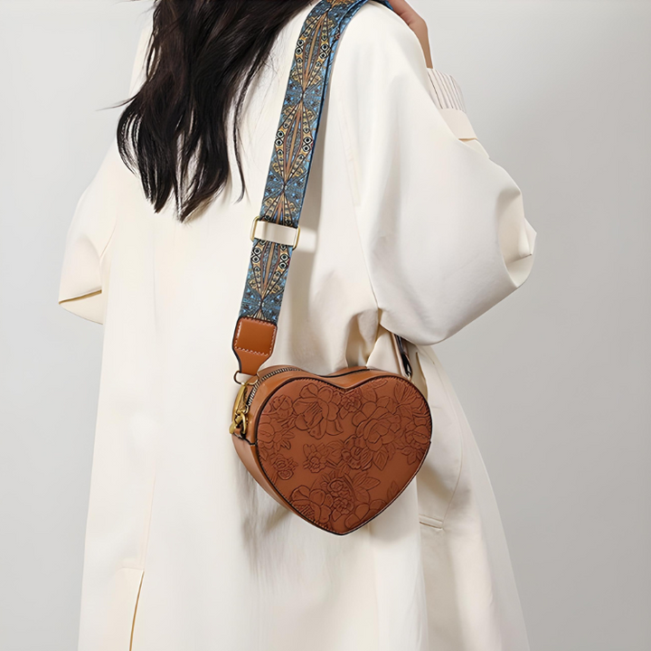Viva | Women's heart-shaped bag with compact structure