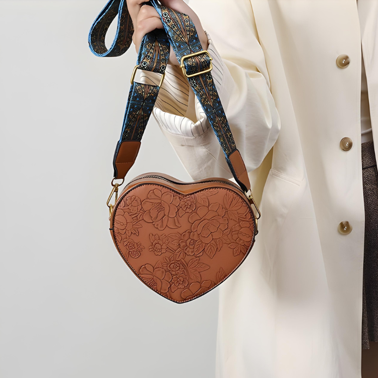 Katie | Women's heart-shaped everyday bag