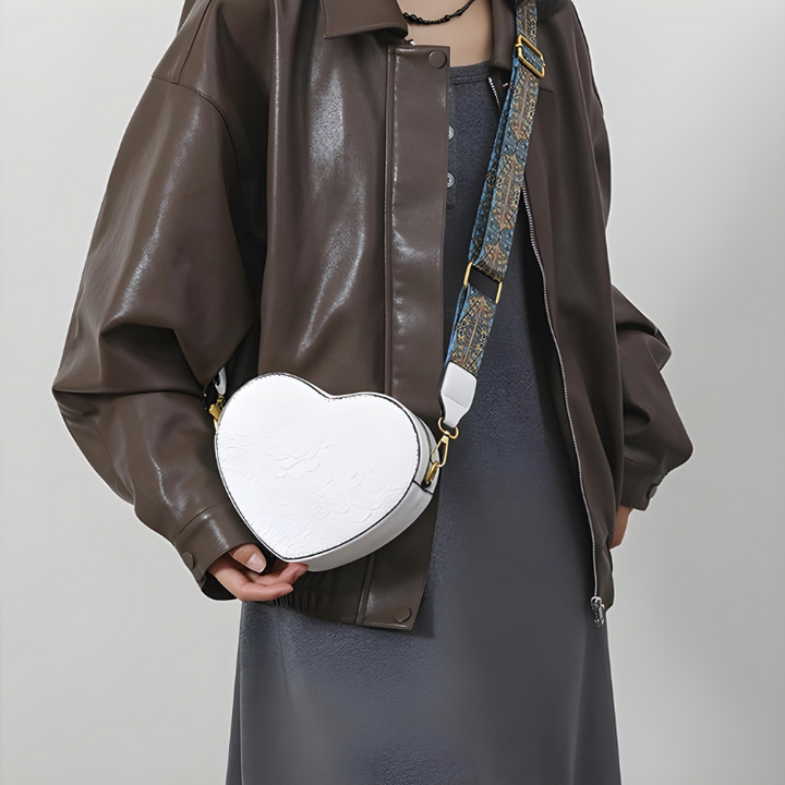 Katie | Women's heart-shaped everyday bag