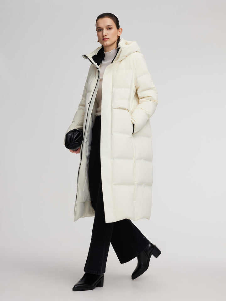 Saelyn | Women’s long hooded winter coat with a streamlined, insulated silhouette
