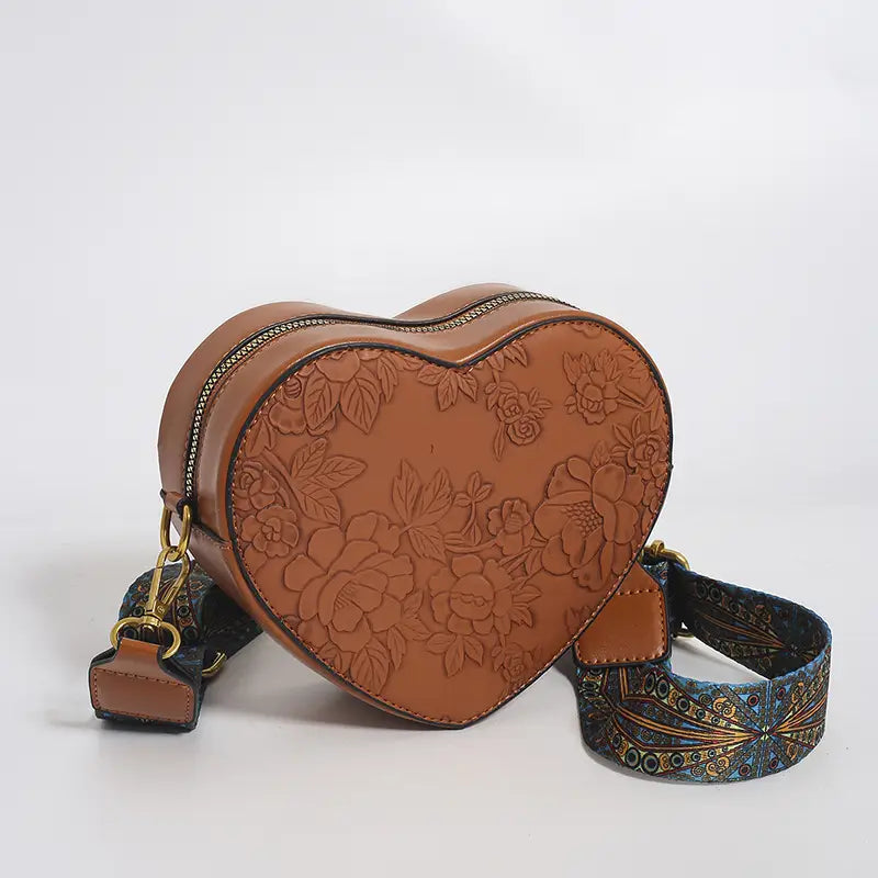 Viva | Women's heart-shaped bag with compact structure