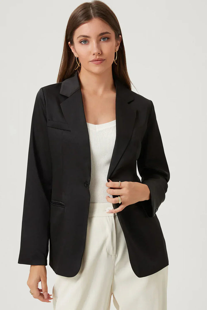 Harper | Women’s blazer with modern cut design