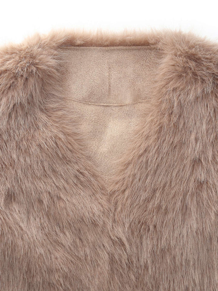 Sylin | Women’s plush V-neck coat with a soft, voluminous silhouette