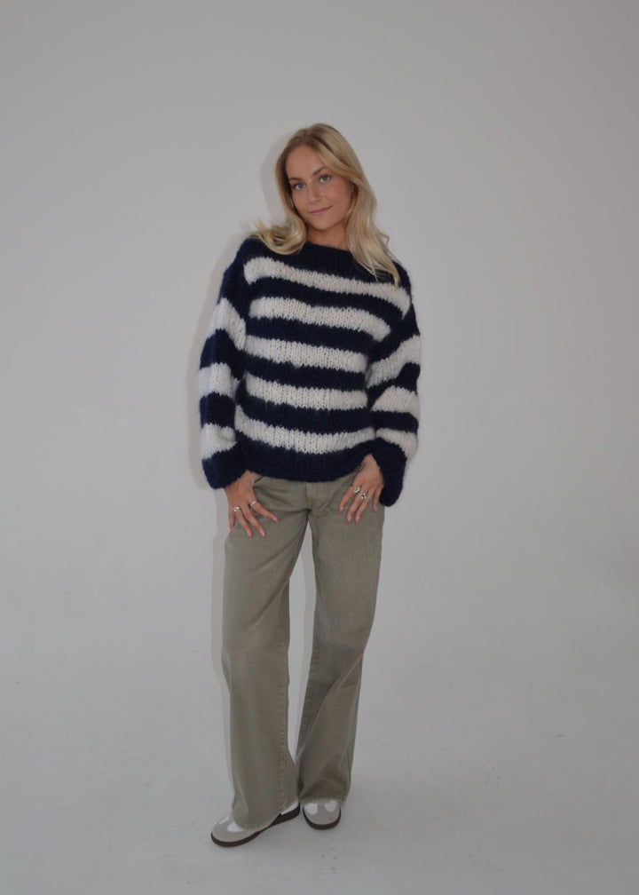 Aurora | Women’s knit sweater with boat neck design
