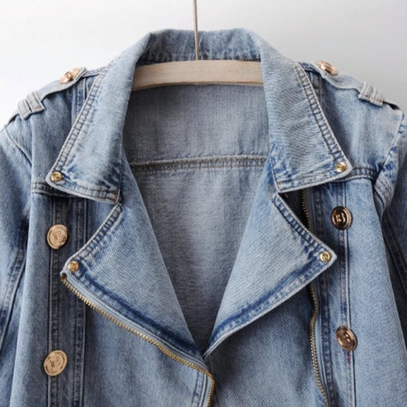 Leclat | Women's classic denim jacket with timeless fit and versatile style