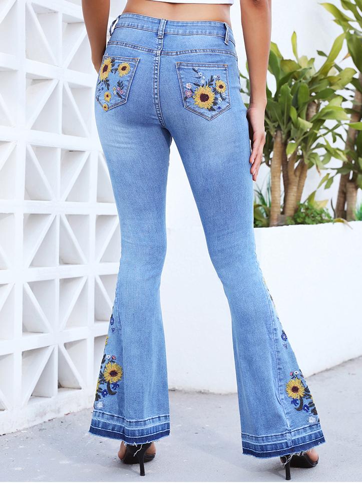 Freya | Women’s flare jeans with embroidered detail and slim fit
